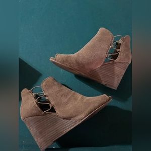 Lucky Brand wedges